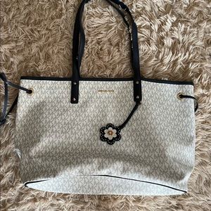 Micheal Kors Tote